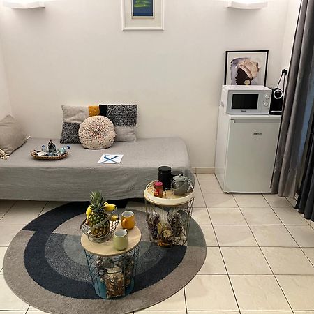 Le 63* Apartment La Trinite Bagian luar foto