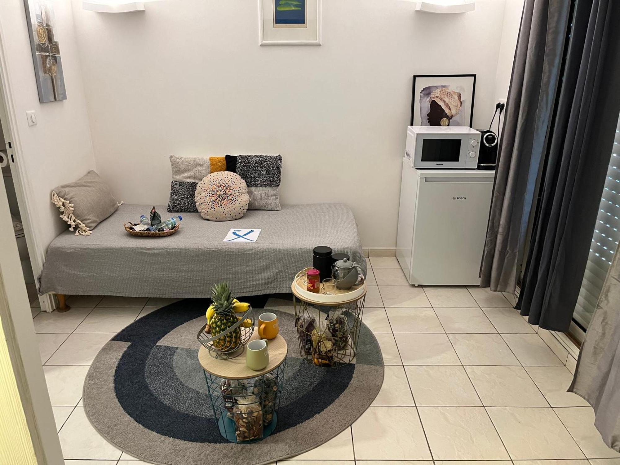 Le 63* Apartment La Trinite Bagian luar foto