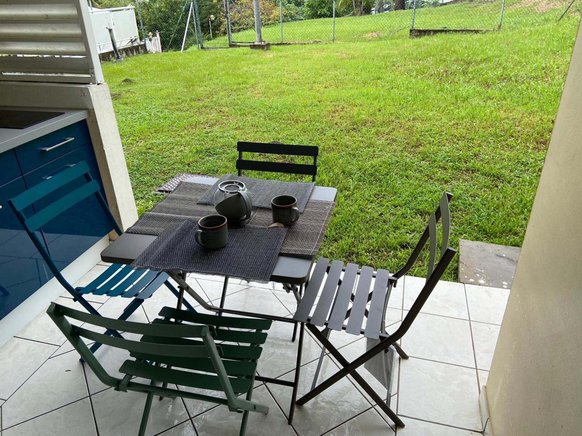 Le 63* Apartment La Trinite Bagian luar foto